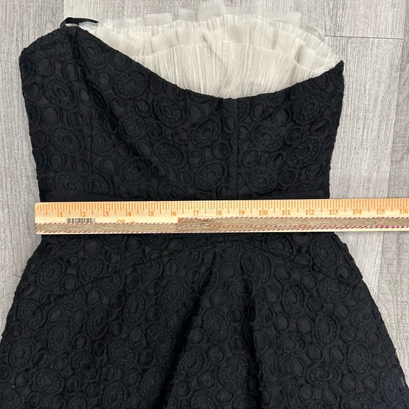 BCBGMAXAZRIA Strapless Black Lace Dress with White Pleated Trim fits like size 4 - Picture 11 of 11